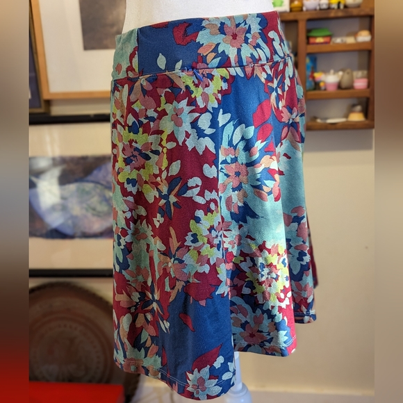 REI Northway Floral Womens SZ M A-line Skirt Stretch Red Blue Green - Picture 9 of 10